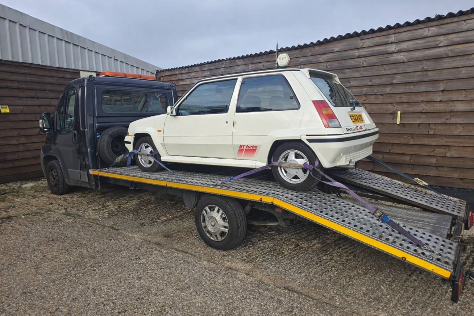 Renault 5 GT Turbo transport